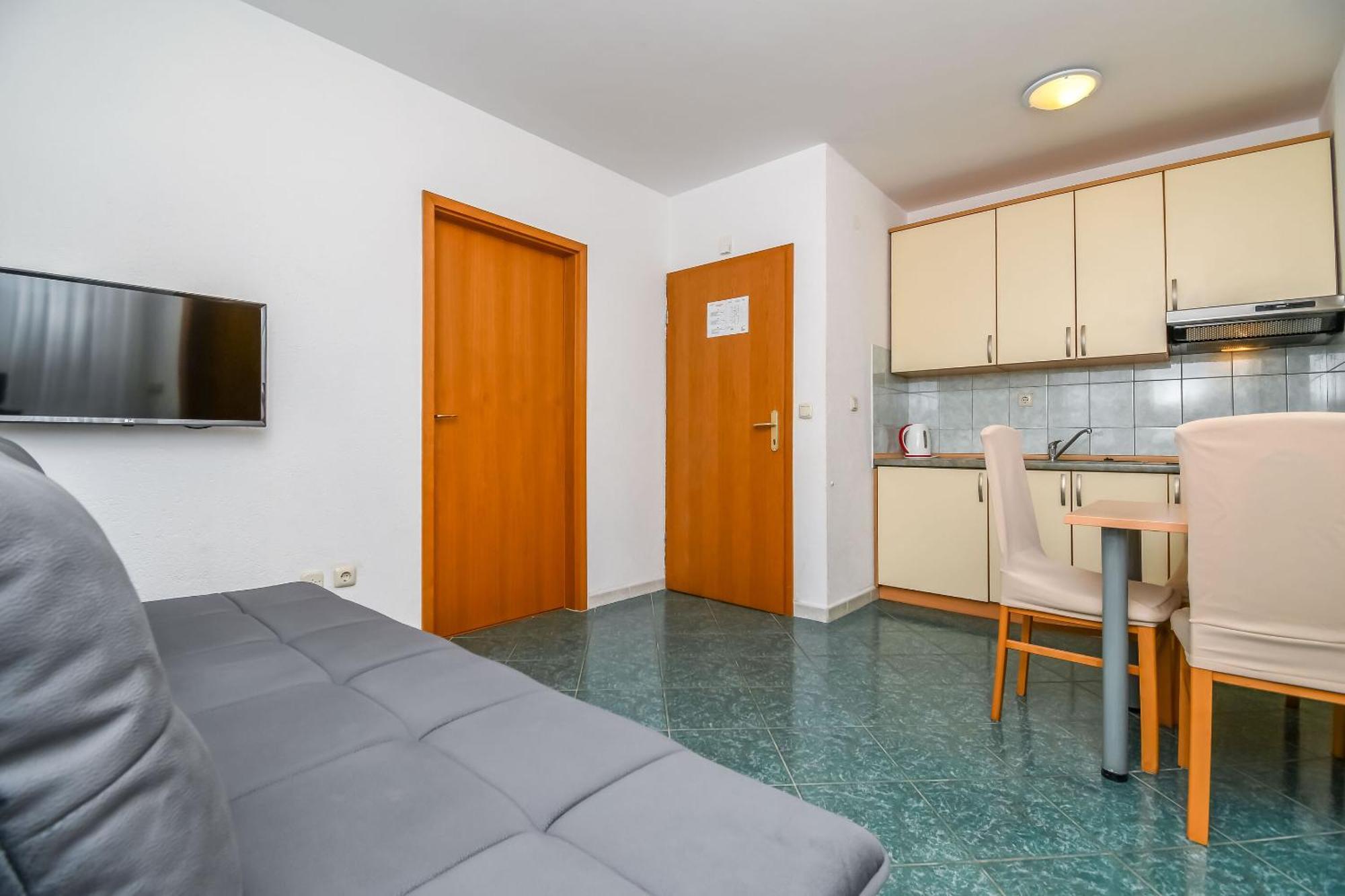 Jakov Apartmán *