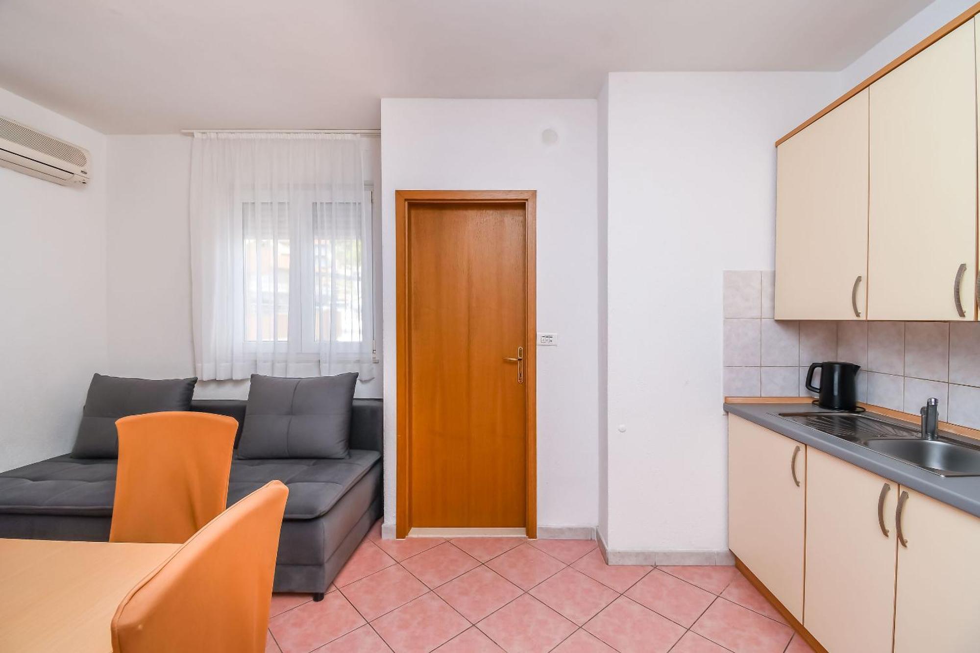 Apartment Jakov Marina